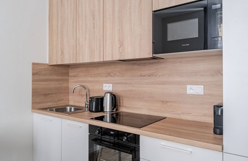 Prague 7 Apartment | Blueground | Holešovice, view, nr Vltava (PRG-57)