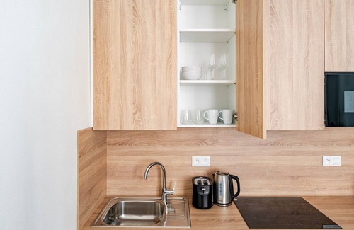 Prague 7 Apartment | Blueground | Holešovice, view, nr Vltava (PRG-57)