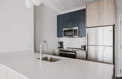 East Hyde Park Apartment | Blueground | Hyde Park, AC, w/d, nr museum