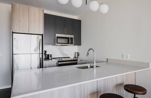 East Hyde Park Apartment | Blueground | Hyde Park, AC, w/d, nr museum