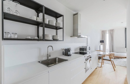 Erdberg Apartment | Blueground | Landstraße, pool, gym, sauna & a/c