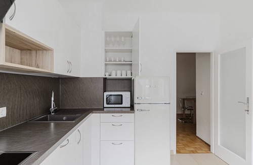 Josefstadt Apartment | Blueground | Landstraße, w/d, fully furnished