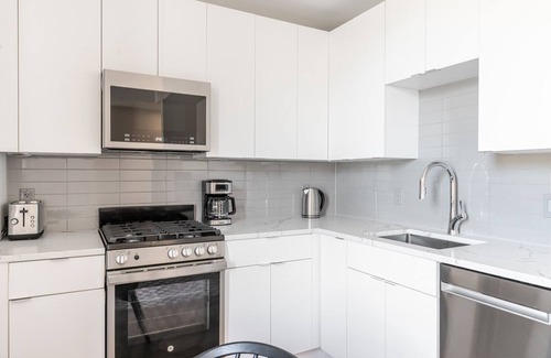 Logan Circle Apartment | Blueground | Logan Circle, AC & w/d, nr landmarks