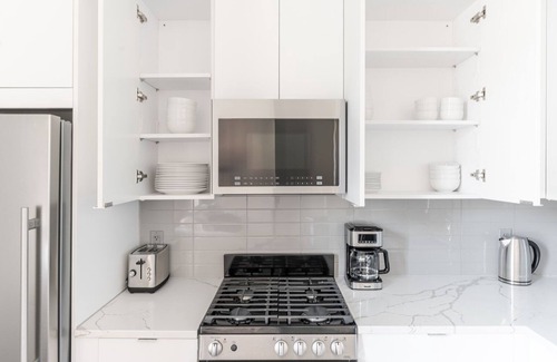 Logan Circle Apartment | Blueground | Logan Circle, AC & w/d, nr landmarks