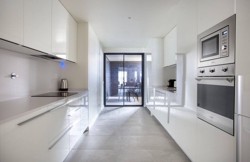 Lumiar Apartment | Blueground | Lumiar, rooftop pool, fully furnished