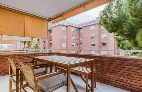 Sarria Apartment | Blueground | Pedralbes, pool & garden, AC