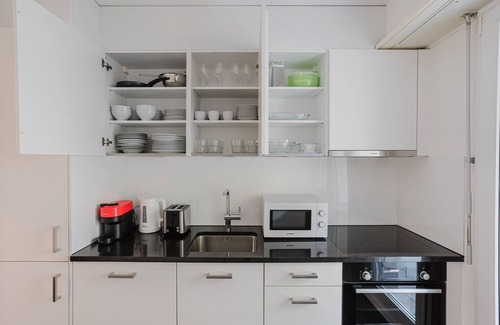 St. Johann Apartment | Blueground | St. Johann, balcony, fully furnished