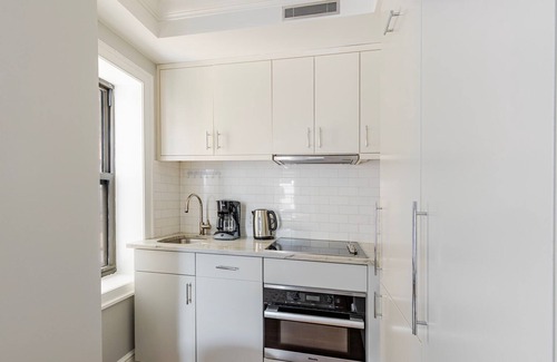 Lincoln Square Apartment | Blueground | Upper West Side, fitness, nr Central Park