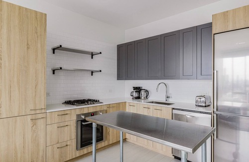 Near West Side Apartment | Blueground | West Loop, pool & AC, nr Willis