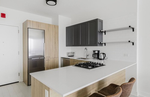 Near West Side Apartment | Blueground | West Loop, pool & AC, nr Willis