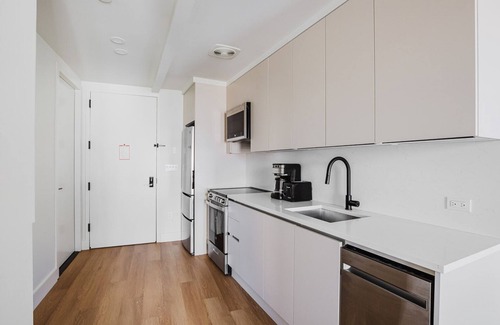 Williamsburg Apartment | Blueground | Williamsburg, AC, w/d, nr parks