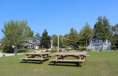 Honey Harbour Cabin | Bluewater Lodge Rocky Crest Cabin