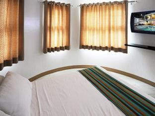 Balabag Bed & Breakfast | Bluewaves Westcliff Villa