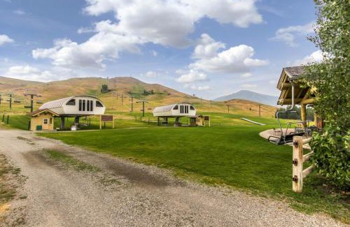 Elkhorn Village Apartment | Bluff 4018