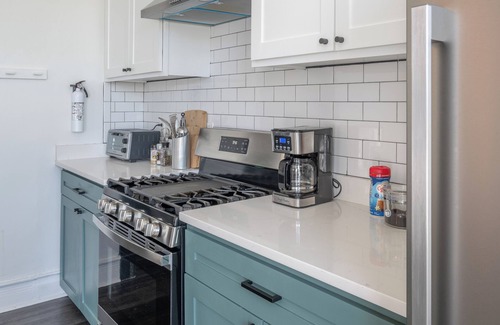Central Gardens Apartment | Bluff City Luxe-Loft; 2 bed/2 bath, king bed, 2000 sf! Newly Renovated