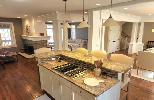 Birchwood Farms House | Bluffs Edge in Birchwood Farms - private four-bedroom, hot tub, screened porch