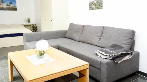 Ronneburg Apartment | Blumenberg Ferienwohnung