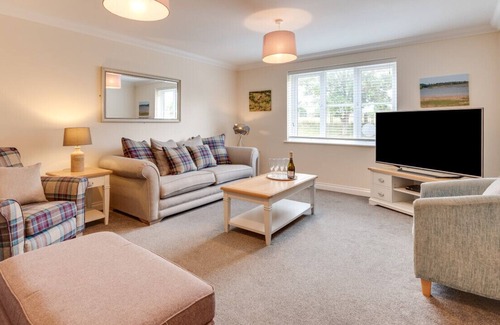Blythburgh House | Blythburgh House - Four Bedroom House, Sleeps 7