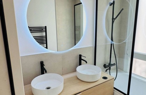 L'Europe Apartment | BnBNook - Central 2BR - Walk to Champs-Élysées