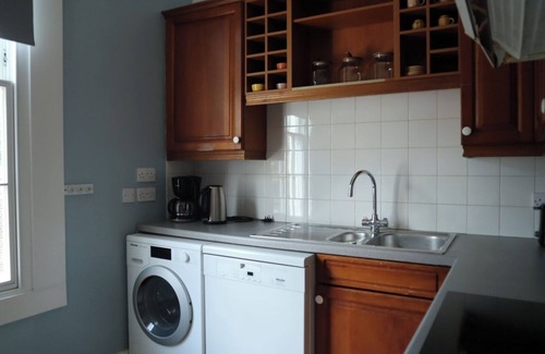 Angel Apartment | BnBNook - Chic 3BR Near St. Pancras and King's Cross