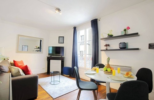 Quartier Sainte-Marguerite Apartment | BnBNook - Cozy 1BR in Trendy Bastille Neighborhood