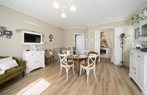 Porto Valtravaglia Apartment | Bnbook Maison Charlotte Lago Maggiore