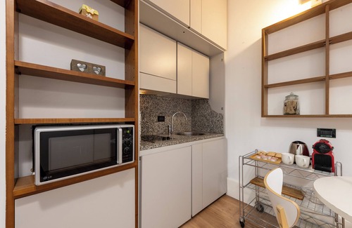 Tricolore Apartment | BnButler - Visconti di Modrone 18