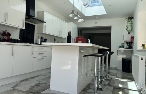 Southampton House | Boardlands House 3- Bed Home