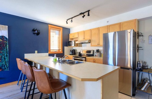 Canmore Apartment | Boardwalk Bliss - Top Floor Downtown Condo