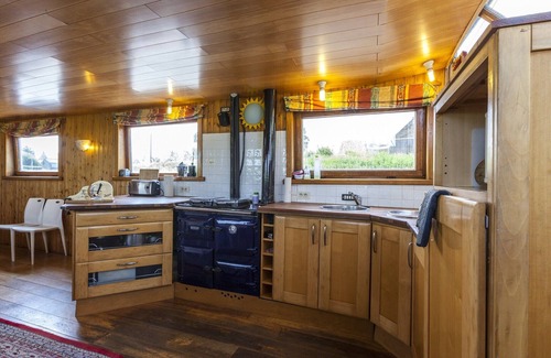 Noordschote Boat Rental | Boat Getaway Near Lake