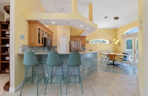Serrano House | BOATER'S DREAM SINGLE FAMILY HOME FOR A VACATION GET-A-WAY OR FOR SEASON