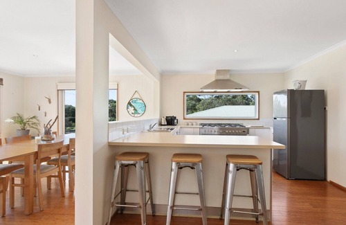 Lake Tyers Beach House | Bodhi's Reef - Comfortable house ideal for families and groups