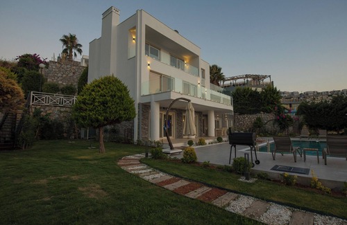 Milas Villa | Bodrum Villa BOSS 2 : 6BR Villa with Seaview 24/7 Security and Private Beach