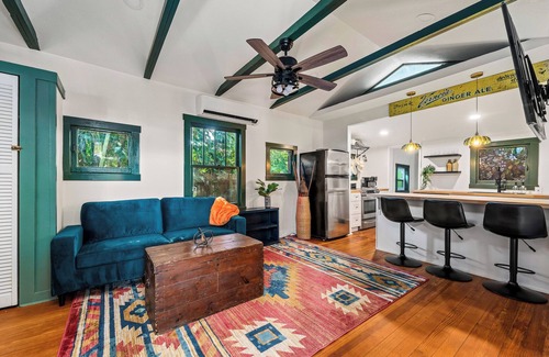 Gulfport House | Bohemian Bungalow | Gulfports Oak Inn