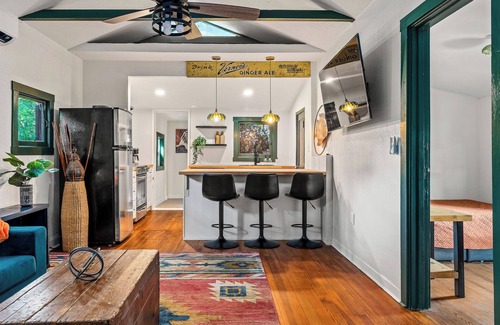 Gulfport House | Bohemian Bungalow | Gulfports Oak Inn