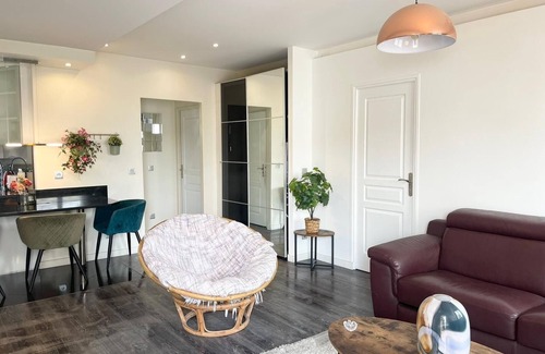 Savigny-sur-Orge Apartment | Bohemian & Chic Apartment 20' from Paris