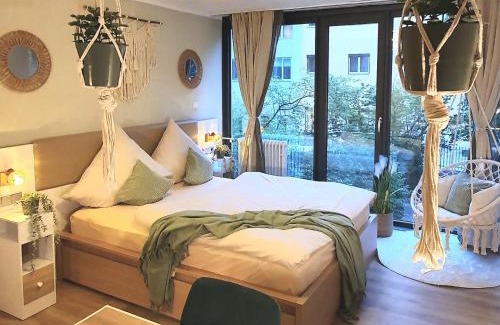 Augustenstraße Apartment | Bohemian Chic Sage Dreams - Munich Central Station