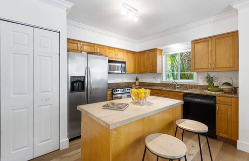 Hendricks and Venice Isles Apartment | Bohemian Condo Near Las Olas and Beach