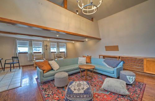 Stillwater House | Bohemian Home with Screened Porch, 3 Mi to Lake!