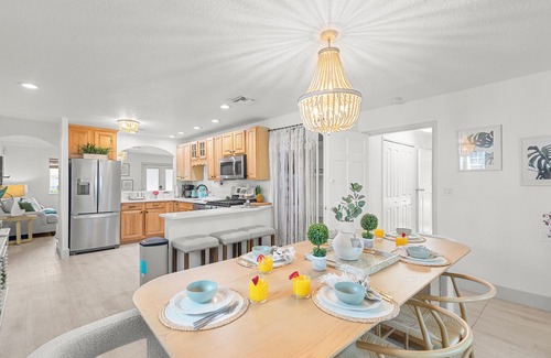 Old Northwood Historic District House | Bohemian Retreat-Heated Pool, Jacuzzi & Pool Table