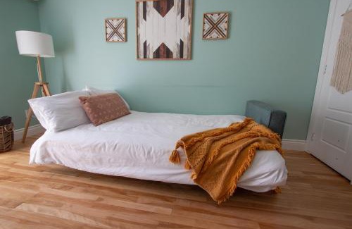 Plateau Mont Royal Apartment | BOHEMIAN - SelfCheckIn - Rooftop - Terraces - St-Denis
