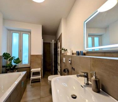 Andreasvorstadt Apartment | BohnApartments - Altstadtoase - Balkon und Garten - WLAN