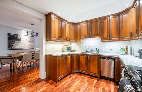 Old Toronto House | Boho 2 bed, 2.5 bath biohackers oasis - live, work and play!
