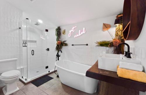 Middle River Terrace Villa | Boho home:near beach/cruise/airport/cruises