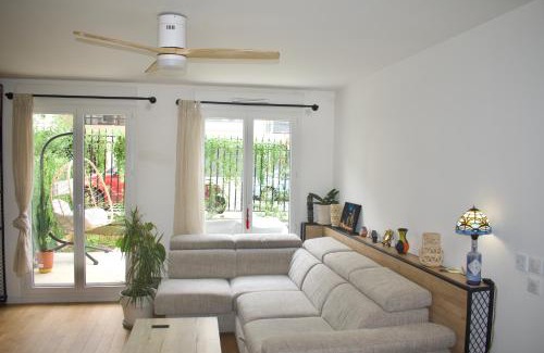 Clamart Apartment | Boho style apartment - 8 mins from Paris Center - Garden and underground parking
