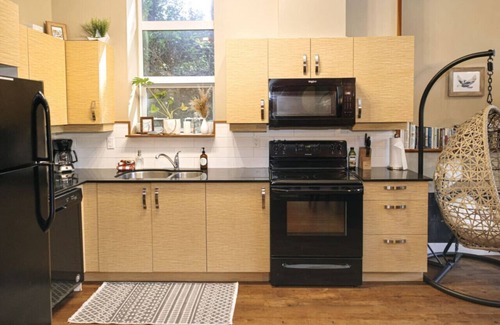 Ucluelet Apartment | Boho Zen- 2 bedroom on the Inlet