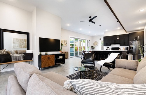 Veterans Park Villa | Boise Whitewater Villa n87 Degree Heated Year Round Pool!nPet Friendlyn