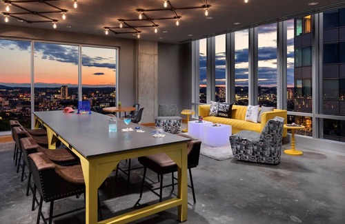 Chinatown Hotel | Bold, Boutique-Style Stay with Pet Access, Lounge Bar & Prime Location