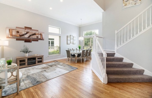 Bolingbrook House | Bolingbrook - Jonathan Way