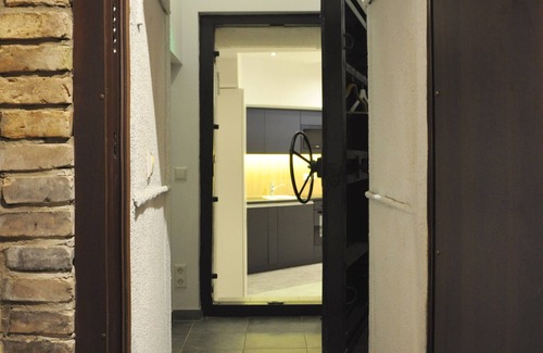 Vilnius Apartment | Bomb Shelter apartment Vilnius (central+ free parking)